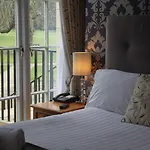 Hazlewood Castle & 4*