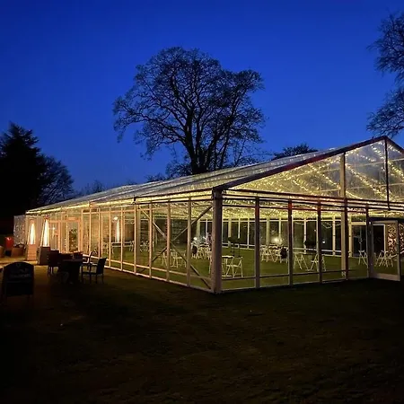 Hotel Hazlewood Castle & 4*