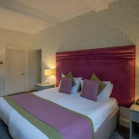 Hazlewood Castle & 4* Tadcaster
