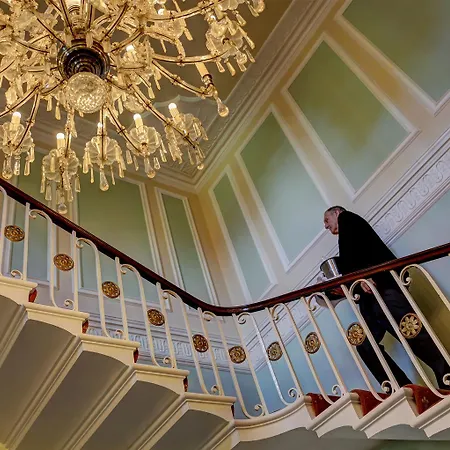 Hazlewood Castle & Hotel 4*