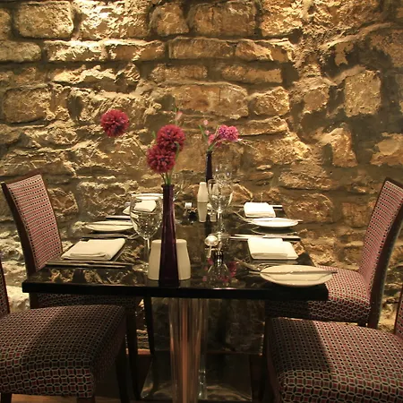 Hotel Hazlewood Castle & Tadcaster