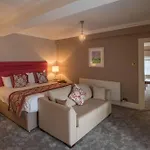 فندق Hazlewood Castle &