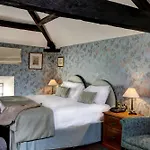 Hazlewood Castle & فندق تادكاستر