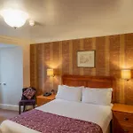 Hazlewood Castle & 4* تادكاستر