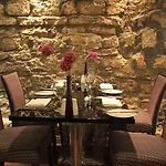 Hazlewood Castle & فندق