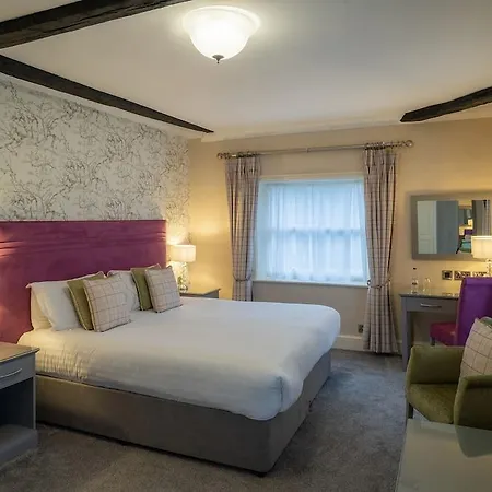 Hazlewood Castle & 4* 태드캐스터