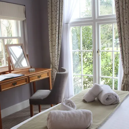 호텔 Hazlewood Castle & 4*