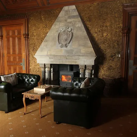 Hotel Hazlewood Castle & Tadcaster