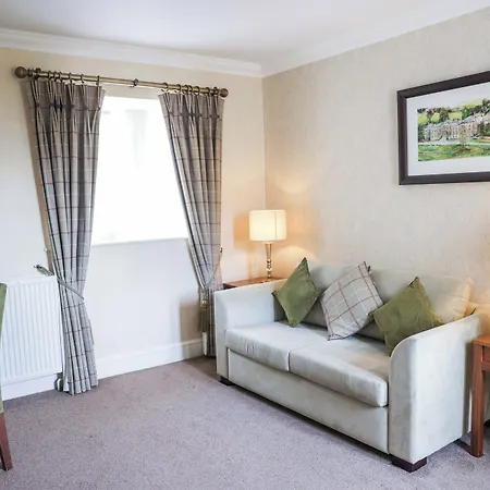 Hotel Hazlewood Castle & Tadcaster