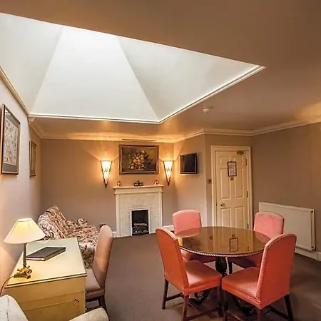 Hotel Hazlewood Castle & 4*