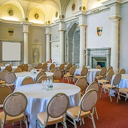 Hotel Hazlewood Castle & 4*