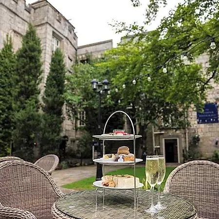 Hotel Hazlewood Castle & 4*