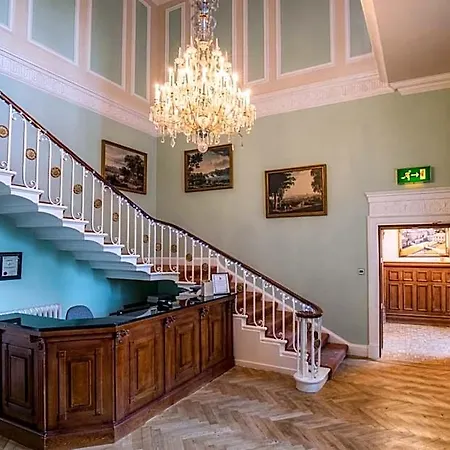 Hotel Hazlewood Castle &