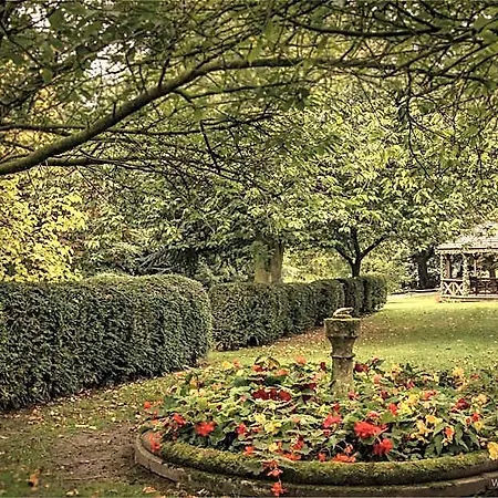 Hazlewood Castle & Hotel 4*