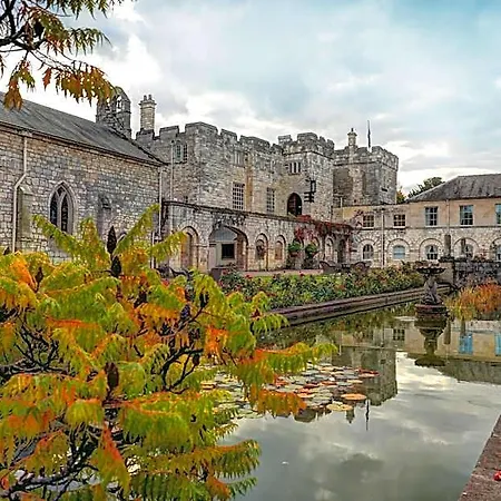 Hotel Hazlewood Castle & 4*