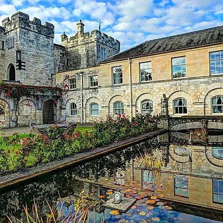 Hotel Hazlewood Castle & 4*