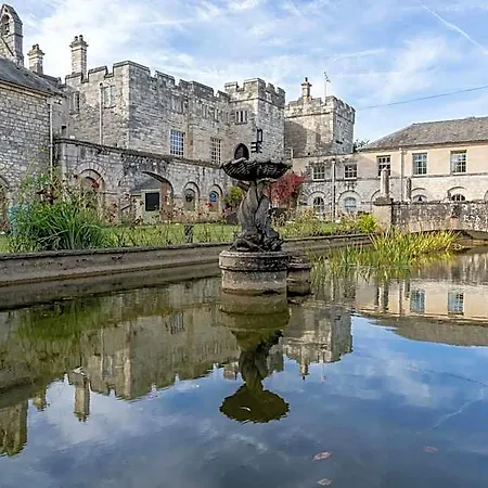 Hotel Hazlewood Castle & Tadcaster