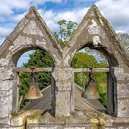 Hazlewood Castle & Hotel 4*
