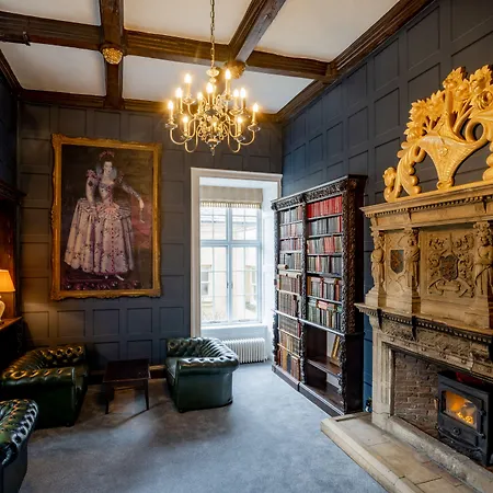 Hotel Hazlewood Castle & 4*