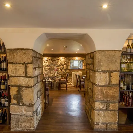 Hazlewood Castle & Hotel 4*
