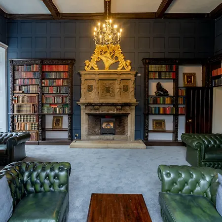 Hazlewood Castle & 4*