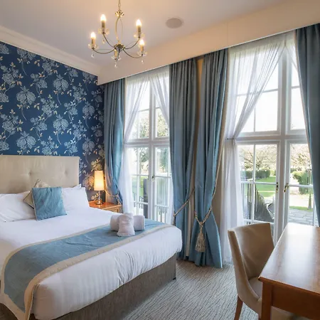 Hazlewood Castle & 4* Tadcaster