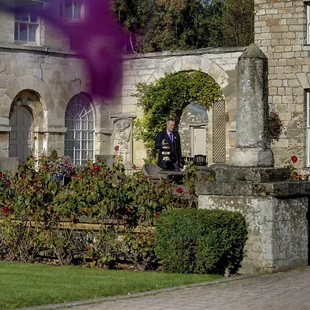 Hotel Hazlewood Castle & Tadcaster