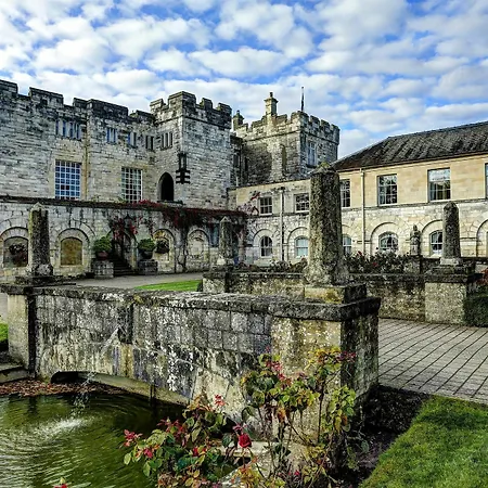 Hazlewood Castle & 태드캐스터