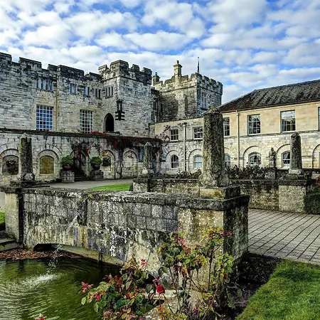Hazlewood Castle & 태드캐스터