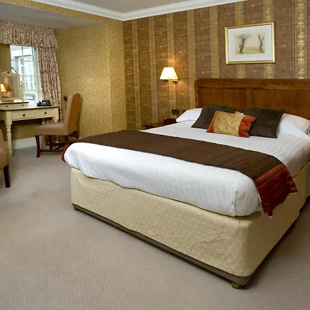호텔 Hazlewood Castle & 4*