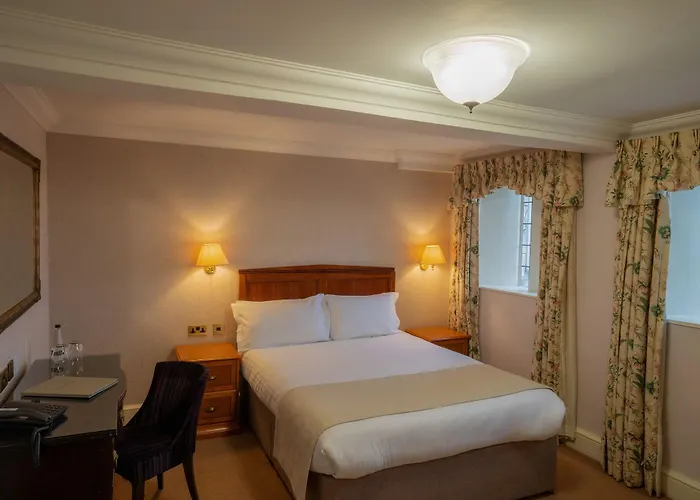 Hotel Hazlewood Castle & Tadcaster