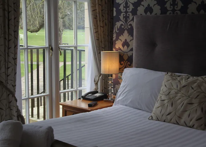 Hazlewood Castle & 4*