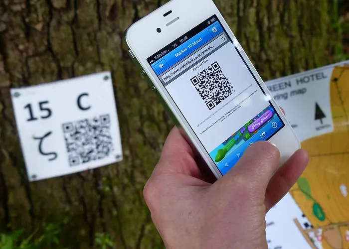 Hazlewood Castle & 4*