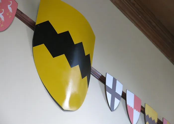 Hazlewood Castle & 塔德卡斯特