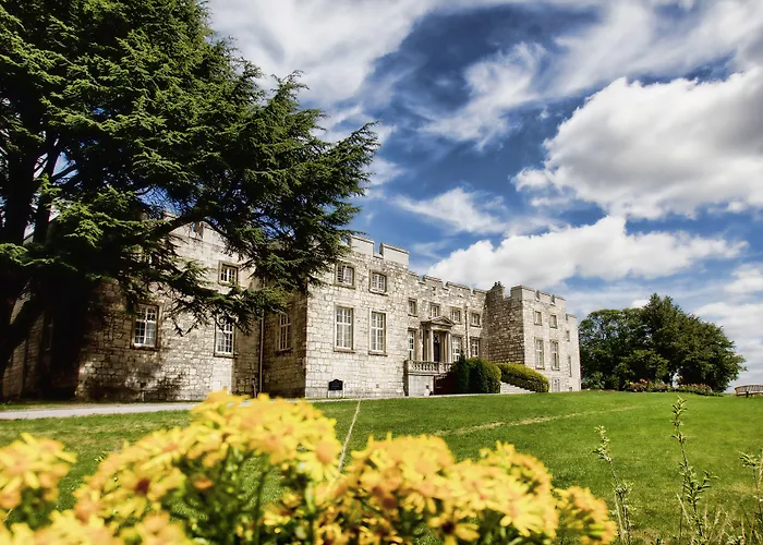 Hazlewood Castle & 塔德卡斯特