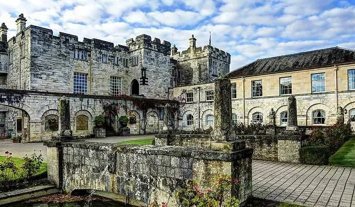 Hazlewood Castle & 4*