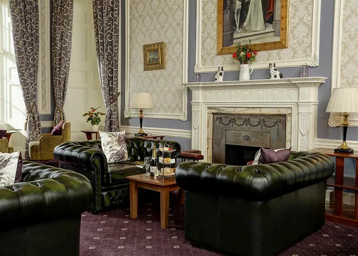 Hazlewood Castle & 4*