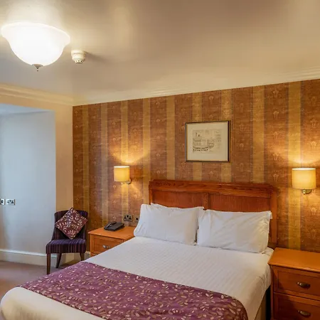 Hazlewood Castle & 4* Tadcaster