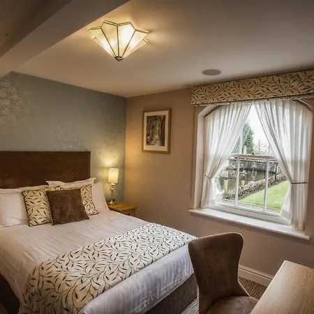 Hotel Hazlewood Castle & Tadcaster