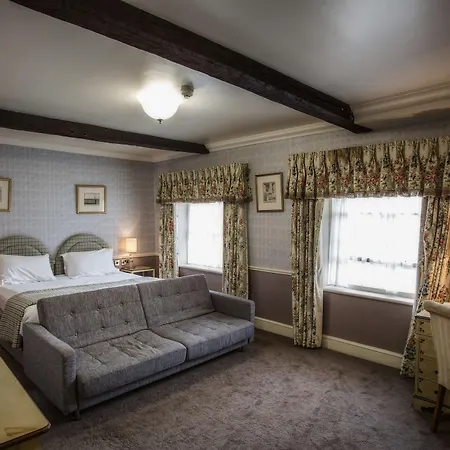 Hazlewood Castle & 4* Tadcaster