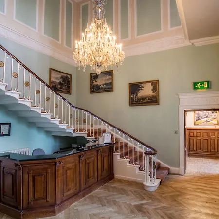 Hazlewood Castle & 4* Tadcaster