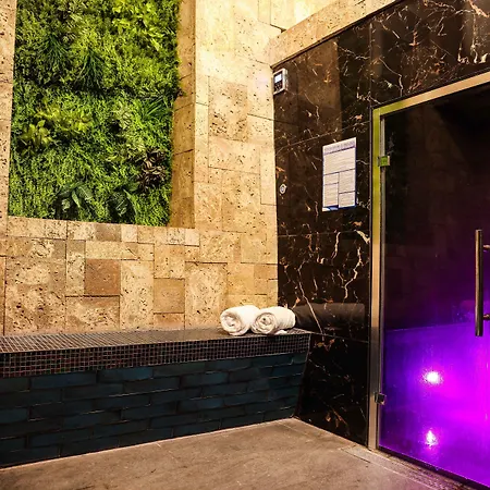 Hotel Hazlewood Castle & 4*