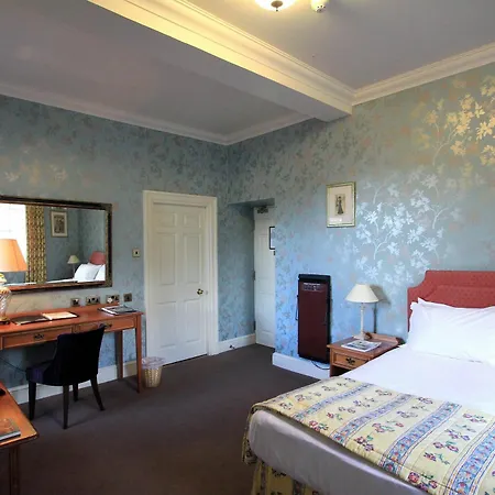 Hazlewood Castle & 4*